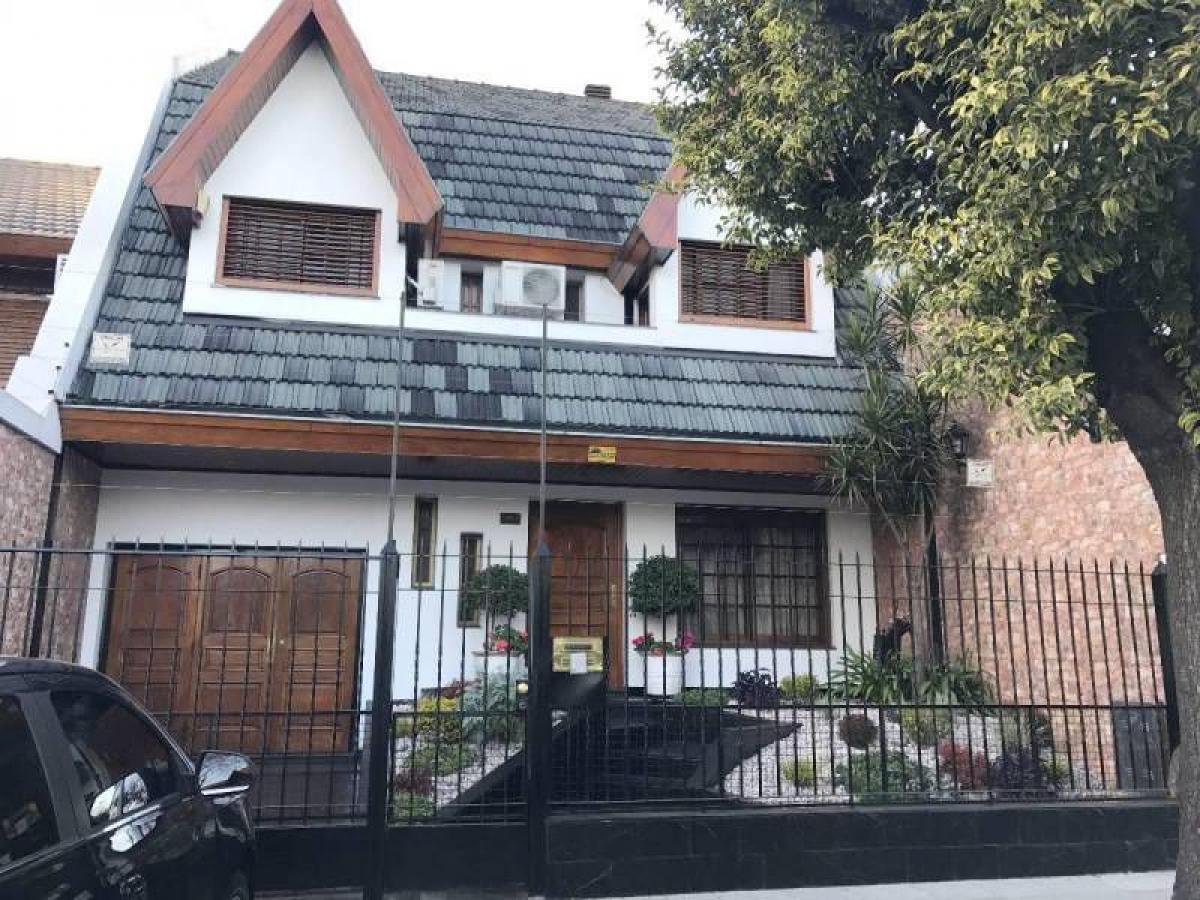 4 bedrooms House in Buenos Aires, Argentina No. 81726