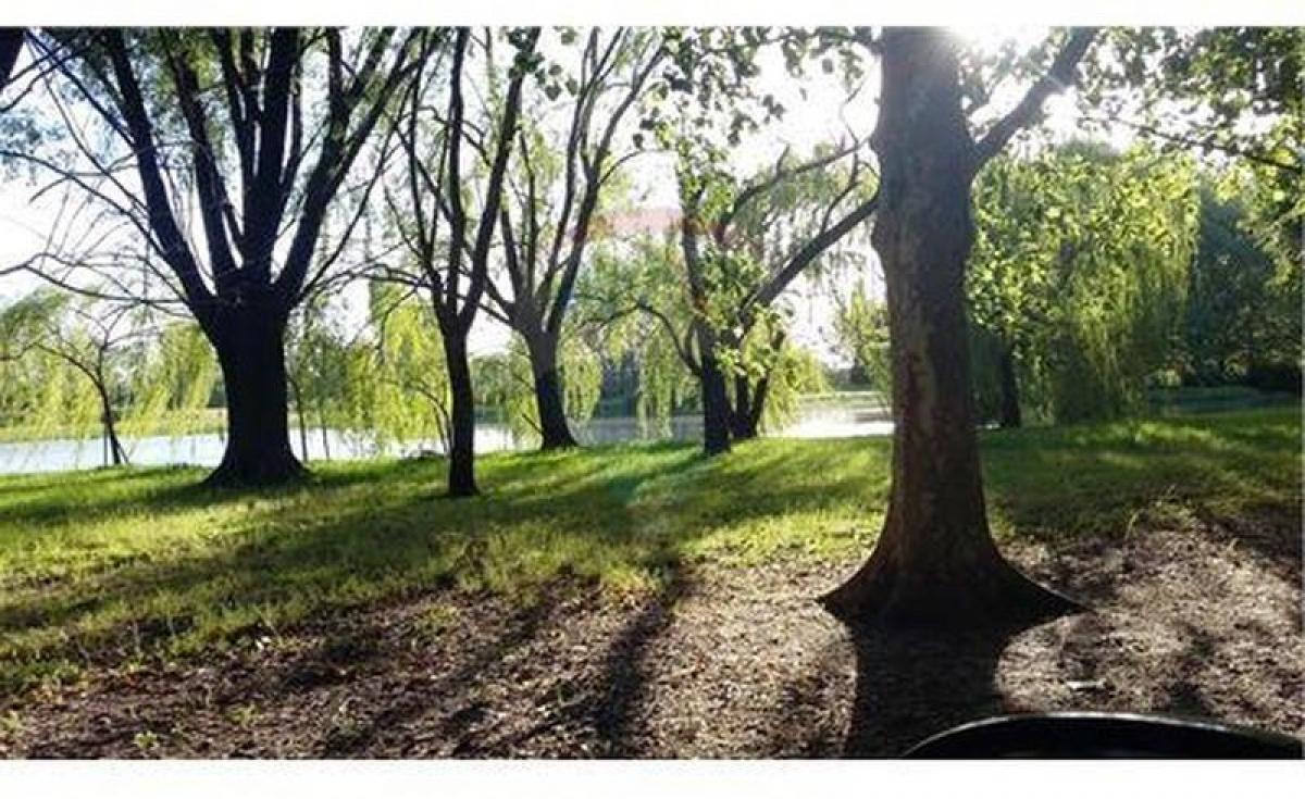 4 bedrooms House in Exaltacion de la Cruz, Argentina No. 7435