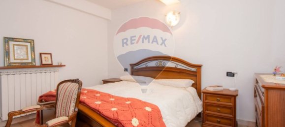 Apartamento de 4 dormitorios en Modena, Italy No. 55178 6