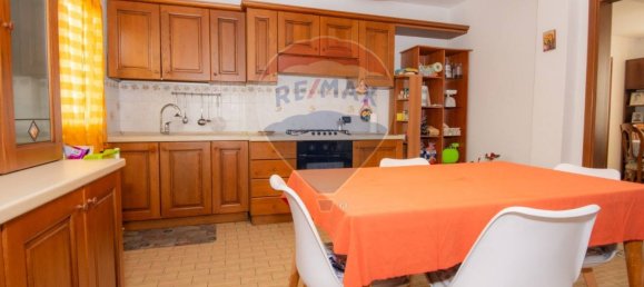 Apartamento de 4 dormitorios en Modena, Italy No. 55178 2