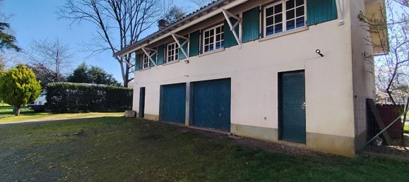 3 bedrooms House in Saint-Claud, France No. 340140 13