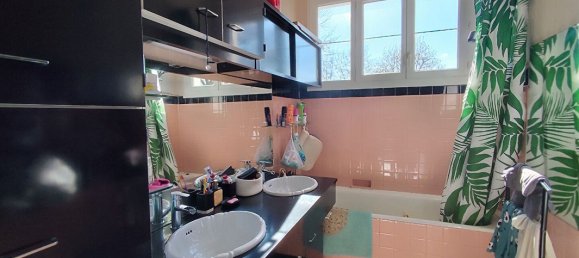 3 bedrooms House in Saint-Claud, France No. 340140 5