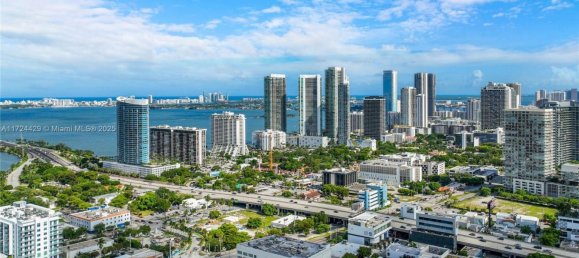 4 dormitorios villa en venta en Miami, Miami-Dade, Florida, USA № 615264 12