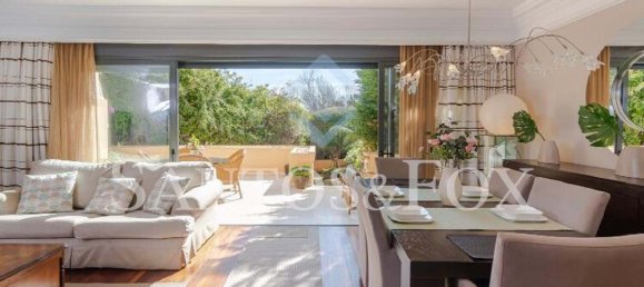 Dúplex de 2 dormitorios en Marbella, Spain No. 47365 2