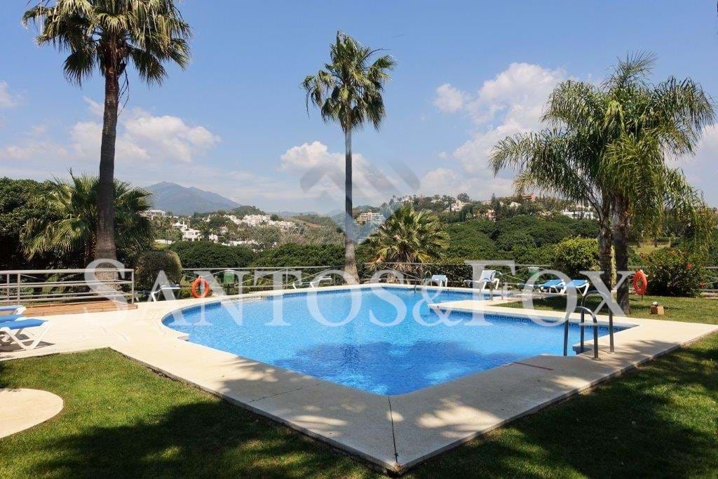 Dúplex de 2 dormitorios en Marbella, Spain No. 47365