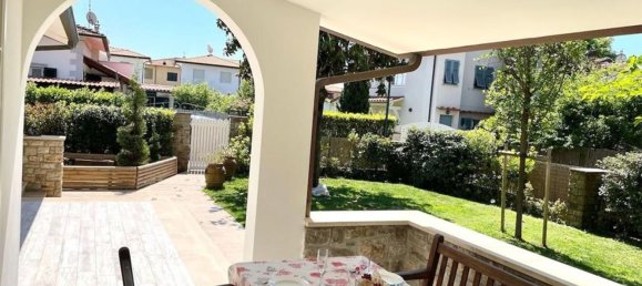 2 rooms Villa in Forte dei Marmi, Italy No. 309982 3