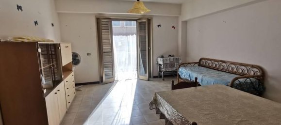 4-salle Appartement à Venetico, Italy No. 92663 9