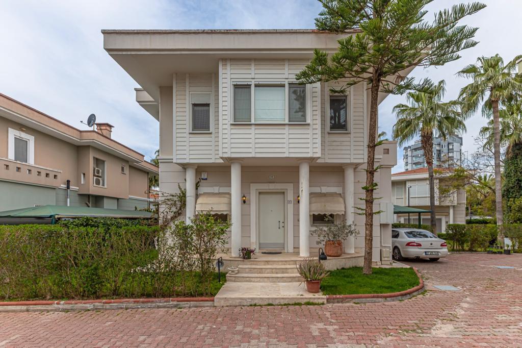 Villa 8+2 in Lara, Turkey No. 11020