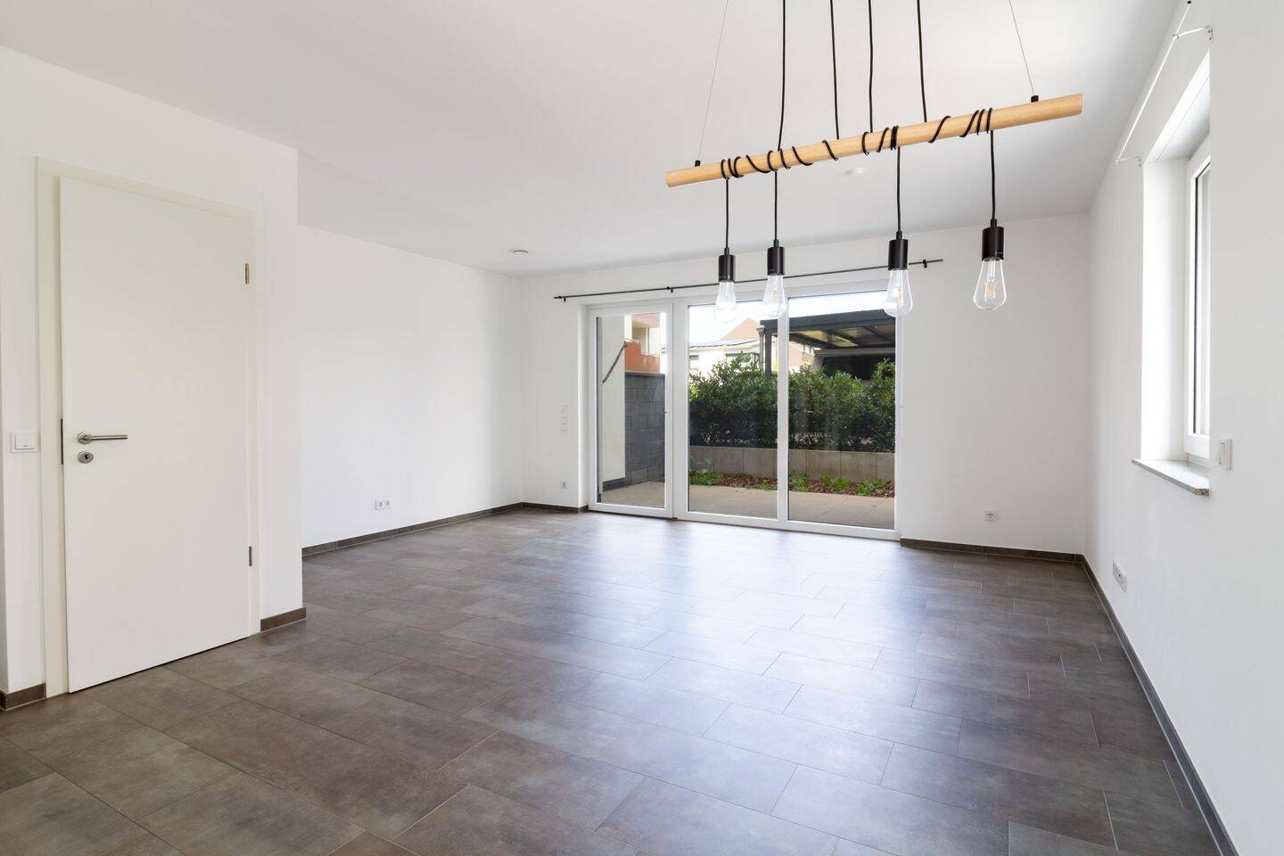 Apartamento de 5 habitaciónes en Trier, Germany No. 325092