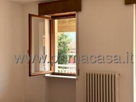 4غرفة شقة في San Giovanni Ilarione, Italy رقم 64212