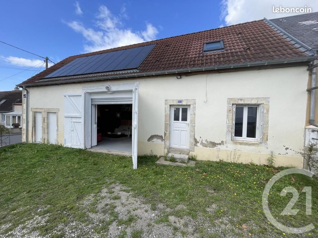 2 bedrooms House in Arthon, France No. 236210