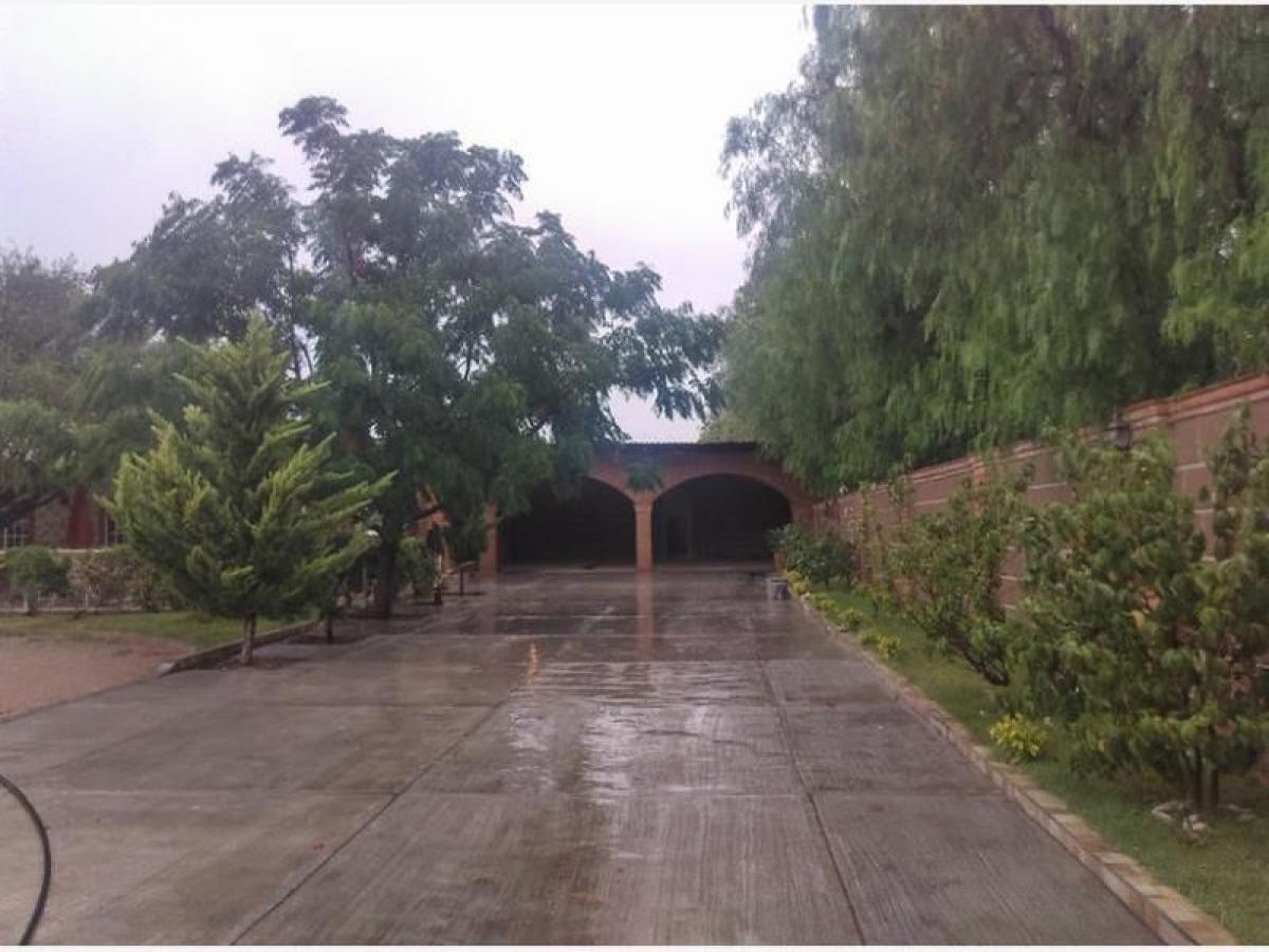 4 bedrooms House in El Marques, Mexico No. 147279