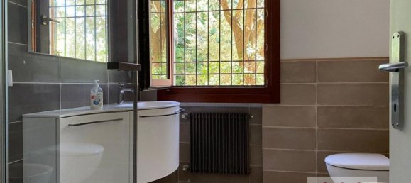 6 bedrooms House in Creazzo, Italy No. 346399 16