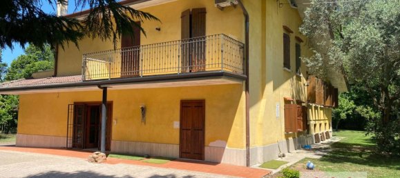 6 bedrooms House in Creazzo, Italy No. 346399 9