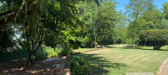 6 bedrooms House in Creazzo, Italy No. 346399 2