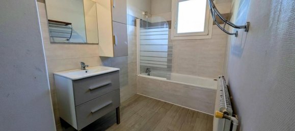 3 Schlafzimmer Haus in Decines-Charpieu, France, Nr. 339312 7