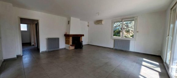 3 Schlafzimmer Haus in Decines-Charpieu, France, Nr. 339312 3
