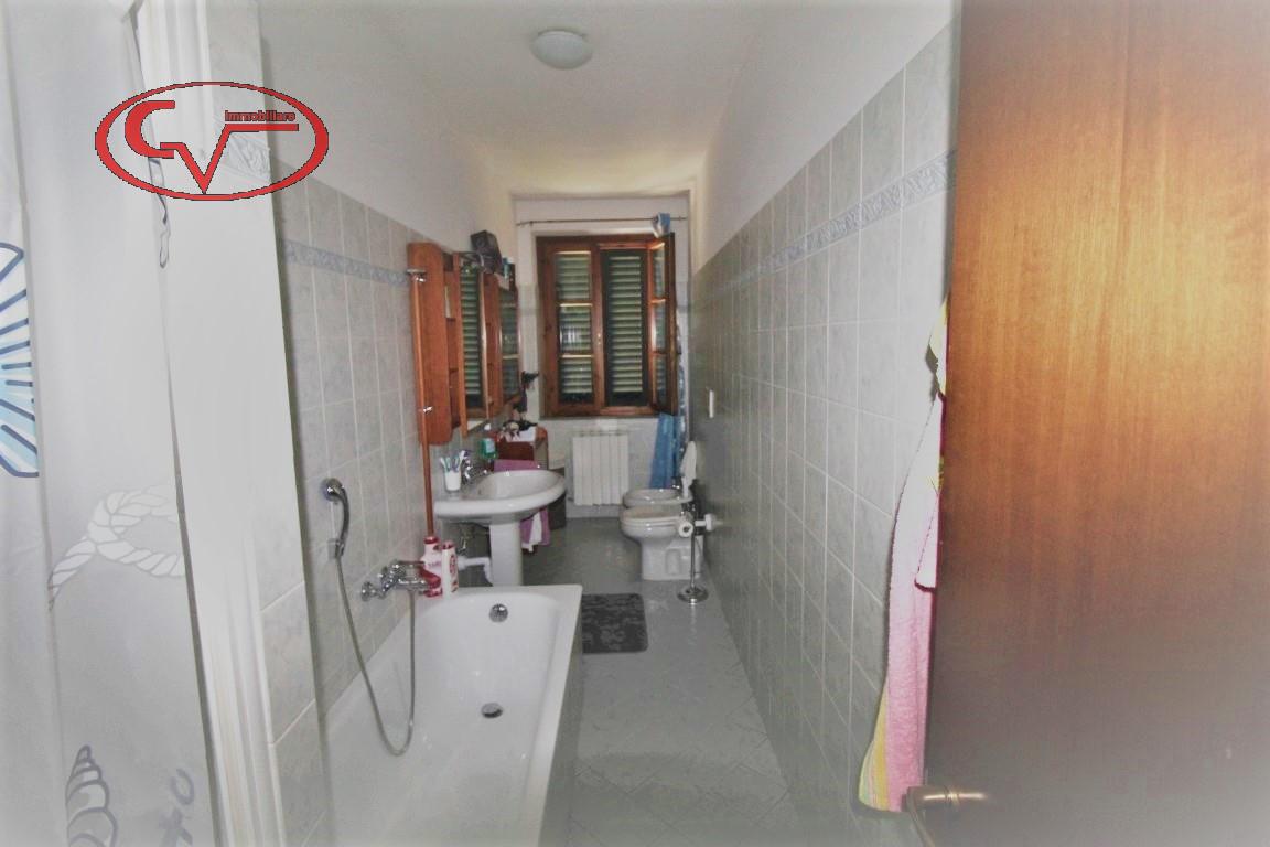 Apartamento de 3 habitaciónes en Bucine, Italy No. 230552