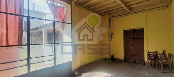 400m² Building in Ostiano, Italy No. 373779 4
