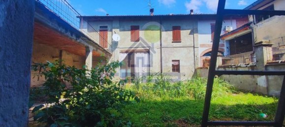 400m² Building in Ostiano, Italy No. 373779 2