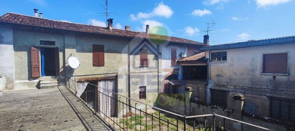 400m² Building in Ostiano, Italy No. 373779 18