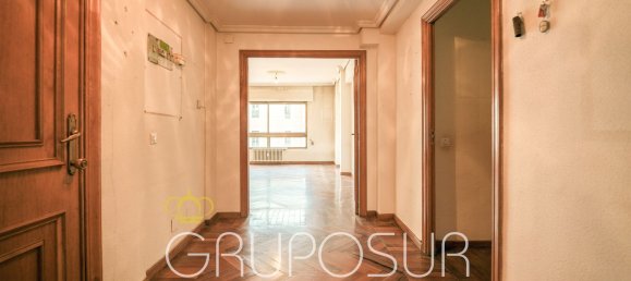 Apartamento de 4 dormitorios en Valladolid, Spain No. 96179 11