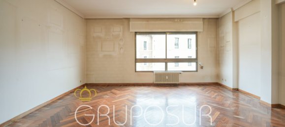 Apartamento de 4 dormitorios en Valladolid, Spain No. 96179 14