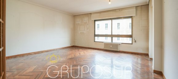 Apartamento de 4 dormitorios en Valladolid, Spain No. 96179 13