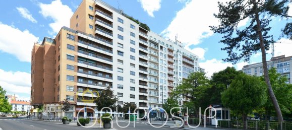 Apartamento de 4 dormitorios en Valladolid, Spain No. 96179 2
