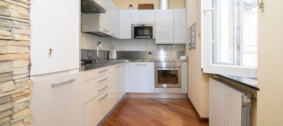 4 Schlafzimmer Wohnung in Genoa, Italy, Nr. 376400 4