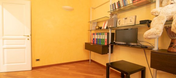 4 Schlafzimmer Wohnung in Genoa, Italy, Nr. 376400 15