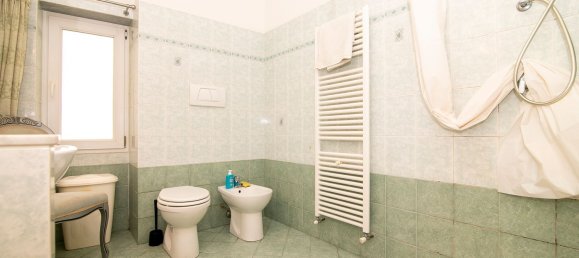 4 Schlafzimmer Wohnung in Genoa, Italy, Nr. 376400 12