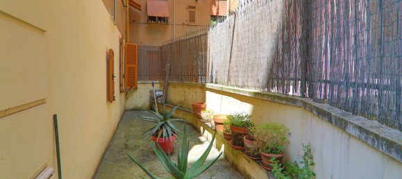 4 Schlafzimmer Wohnung in Genoa, Italy, Nr. 376400 7