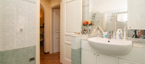 4 Schlafzimmer Wohnung in Genoa, Italy, Nr. 376400 13