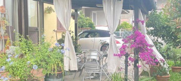 4 bedrooms House in Carrara, Italy No. 50635 5