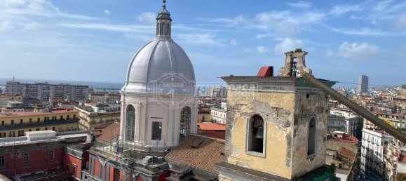 Apartamento de 2 dormitorios en Naples, Italy No. 99709 9