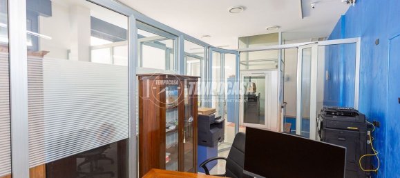 420m² Commercial property in Brescia, Italy No. 335632 10