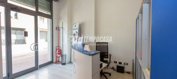 420m² Commercial property in Brescia, Italy No. 335632 4