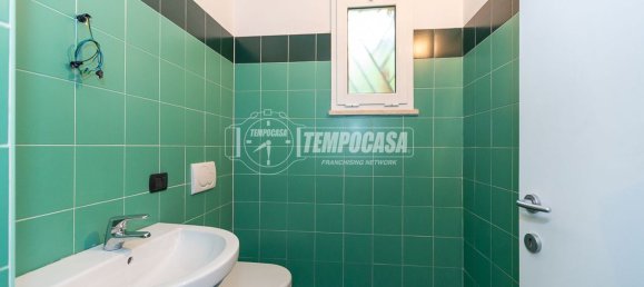 420m² Commercial property in Brescia, Italy No. 335632 37