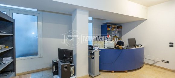 420m² Commercial property in Brescia, Italy No. 335632 30