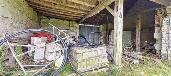 Casa de 8 divisões em Genille, France N.º 288601 4