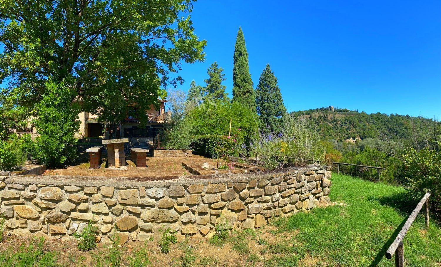 8 chambres Maison à Todi, Italy No. 379412