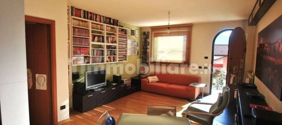 2 Schlafzimmer Wohnung in Vigano San Martino, Italy, Nr. 290853 7
