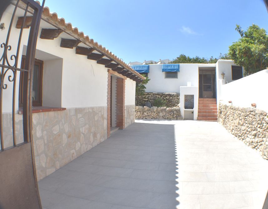 5 bedrooms Villa in Moraira, Spain No. 141337