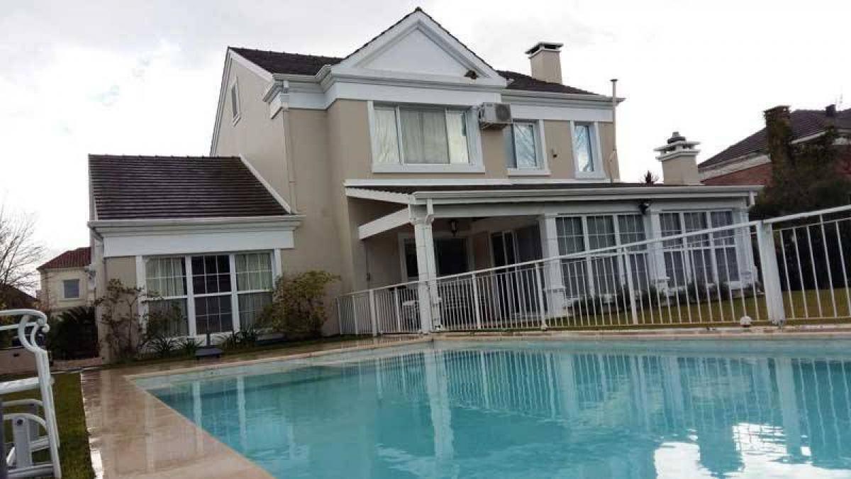 3 bedrooms House in Pilar, Argentina No. 92616