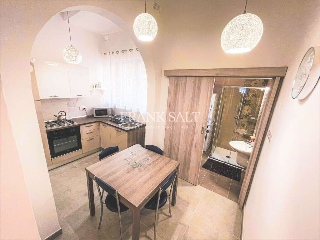 Квартира с 1 спальней в Сент-Джулианс, Мальта № 4416