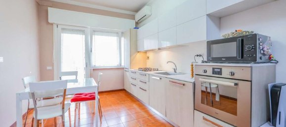 3 rooms Apartment in Rome, Italy No. 148168 15
