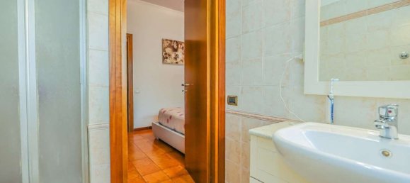 3 rooms Apartment in Rome, Italy No. 148168 23