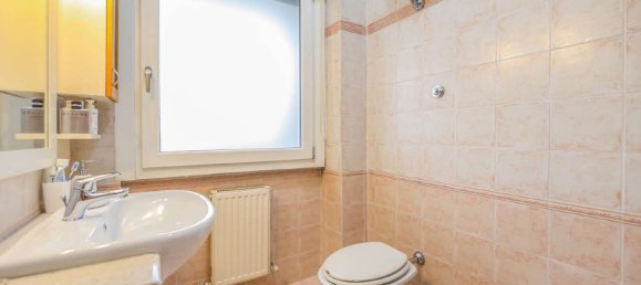 3 rooms Apartment in Rome, Italy No. 148168 12