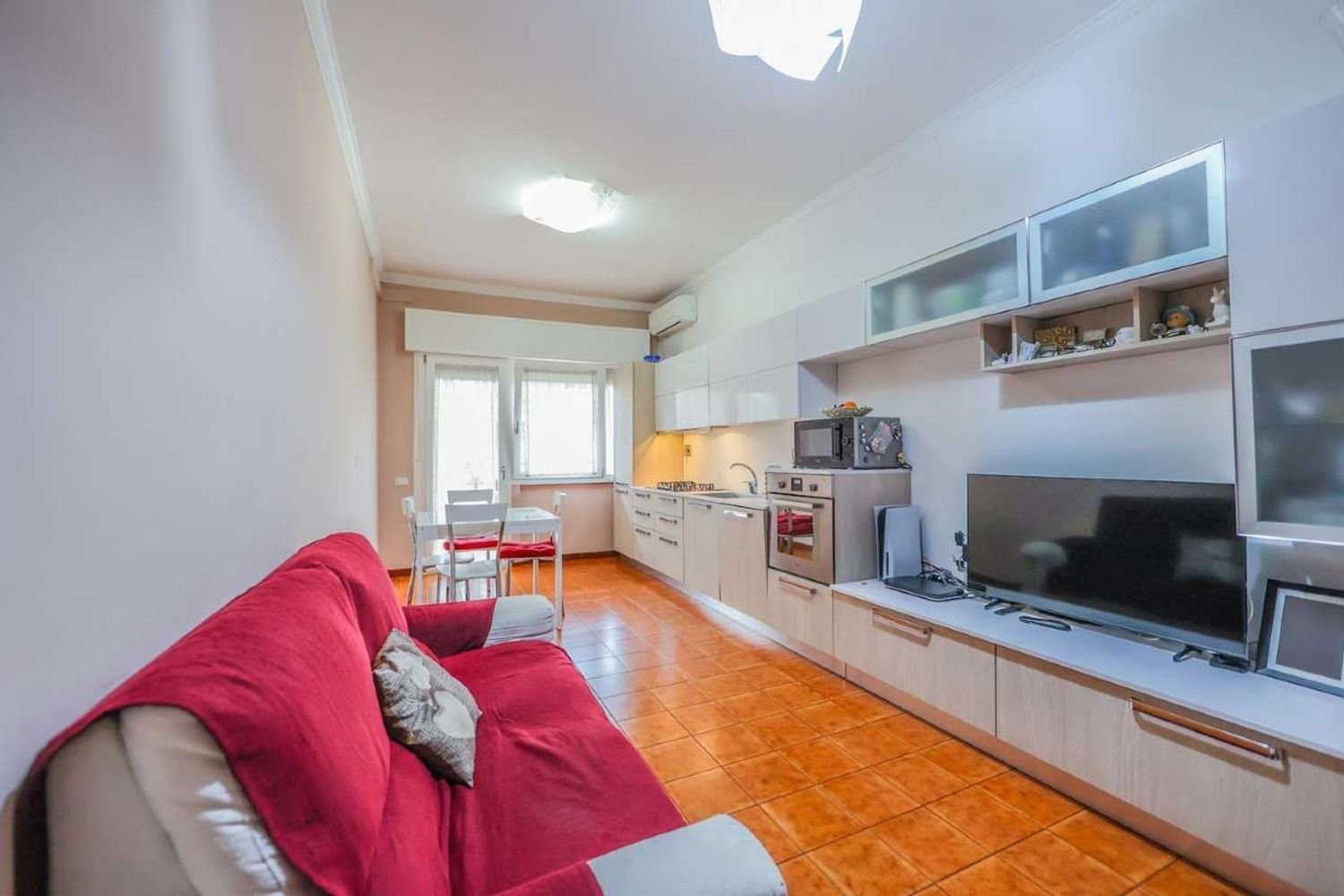 3 rooms Apartment in Rome, Italy No. 148168